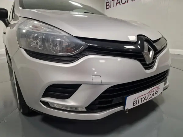 Renault Clio 1.5 dCi Zen IVA DEDUTIVEL 6