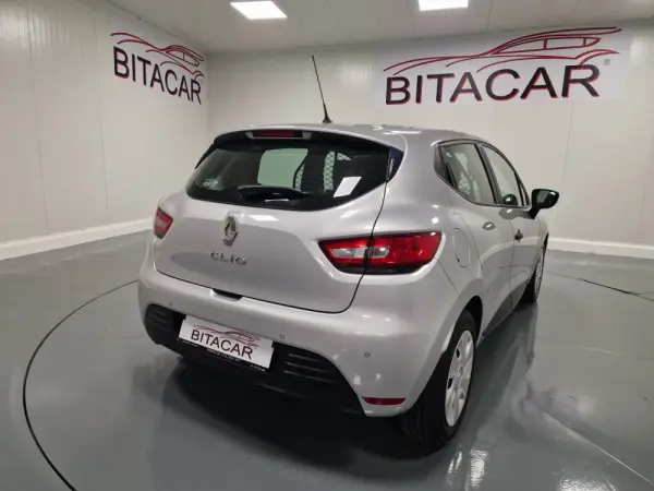 Renault Clio 1.5 dCi Zen IVA DEDUTIVEL 23
