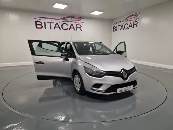 Renault Clio 1.5 dCi Zen IVA DEDUTIVEL 27