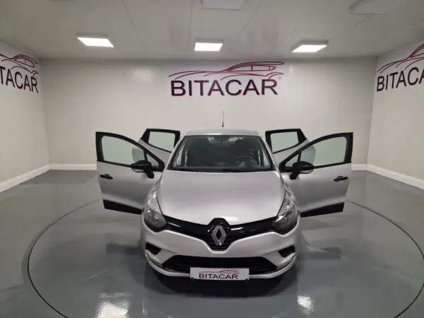 Renault Clio 1.5 dCi Zen IVA DEDUTIVEL 31
