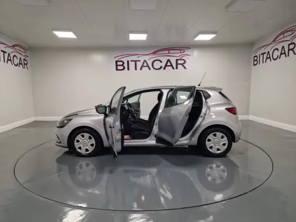 Renault Clio 1.5 dCi Zen IVA DEDUTIVEL 34