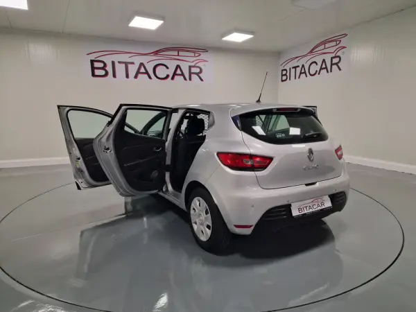 Renault Clio 1.5 dCi Zen IVA DEDUTIVEL 35