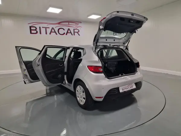Renault Clio 1.5 dCi Zen IVA DEDUTIVEL 37