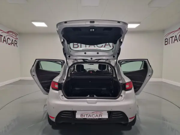 Renault Clio 1.5 dCi Zen IVA DEDUTIVEL 38