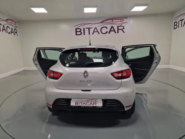 Renault Clio 1.5 dCi Zen IVA DEDUTIVEL 40
