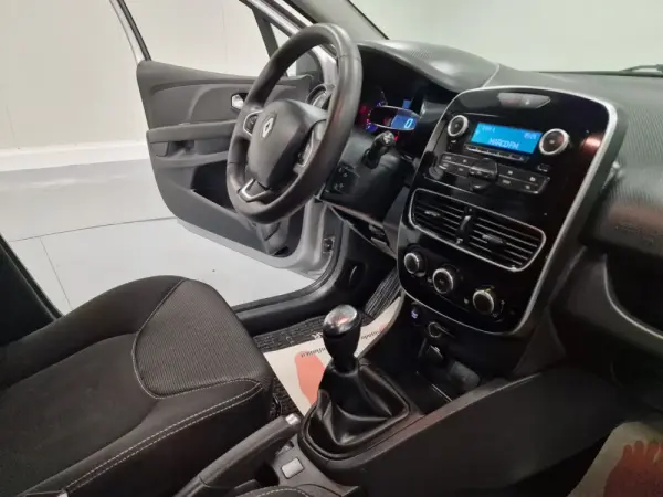 Renault Clio 1.5 dCi Zen IVA DEDUTIVEL 56