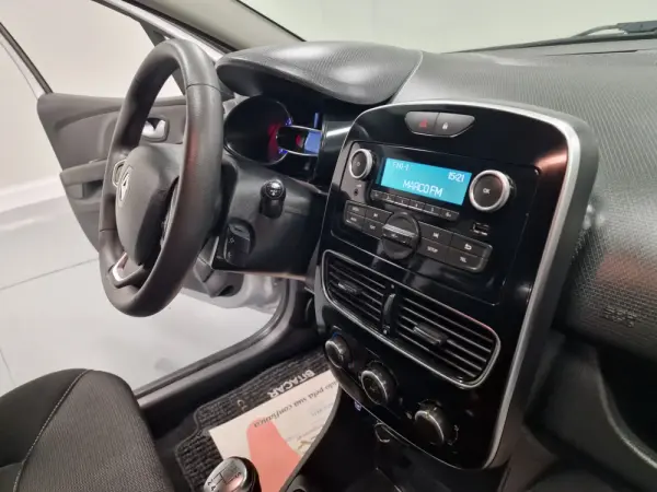 Renault Clio 1.5 dCi Zen IVA DEDUTIVEL 57