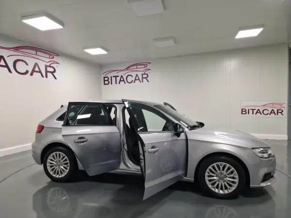 Audi A3 Sportback 1.6 TDI Design 13