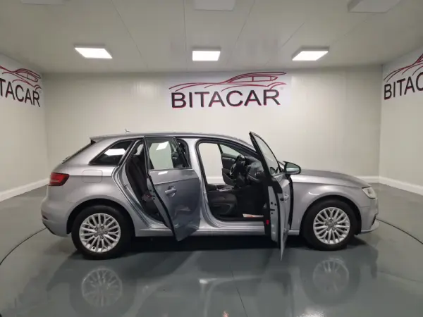 Audi A3 Sportback 1.6 TDI Design 32