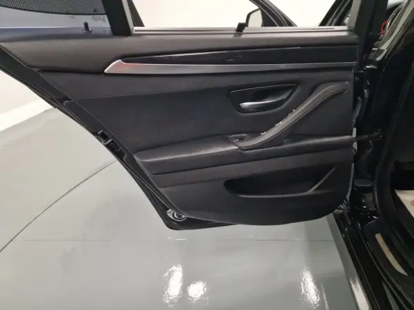 BMW 520 D LINE SPORT 46