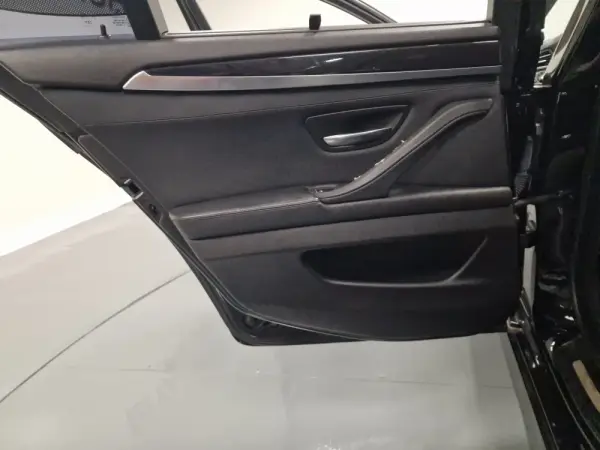 BMW 520 D LINE SPORT 47