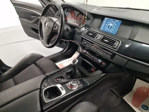 BMW 520 D LINE SPORT 63