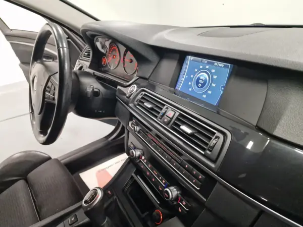 BMW 520 D LINE SPORT 68