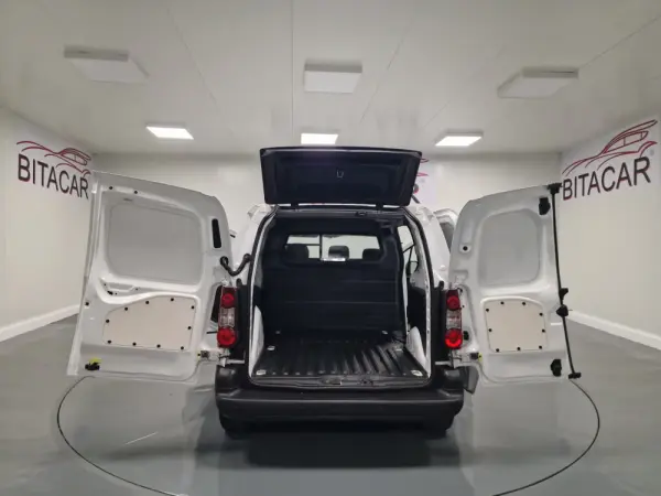 Citroën Berlingo 1.6 BLUEHDI  100CV GIRAFON IVA DEDUTIVEL 31