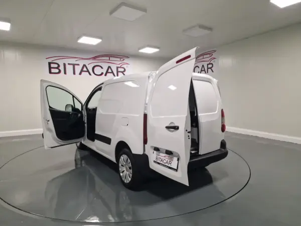 Citroën Berlingo 1.6 HDI 90CV GPS IVA DEDUTIVEL 37