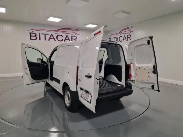 Citroën Berlingo 1.6 BLUEHDI GPS IVA DEDUTIVEL 31