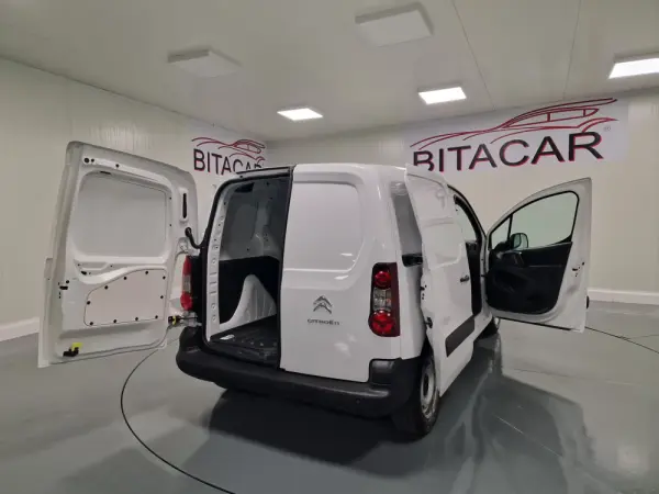 Citroën Berlingo 1.6 BLUEHDI GPS IVA DEDUTIVEL 35