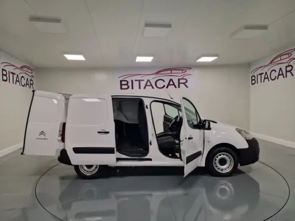 Citroën Berlingo 1.6 BLUEHDI GPS IVA DEDUTIVEL 37