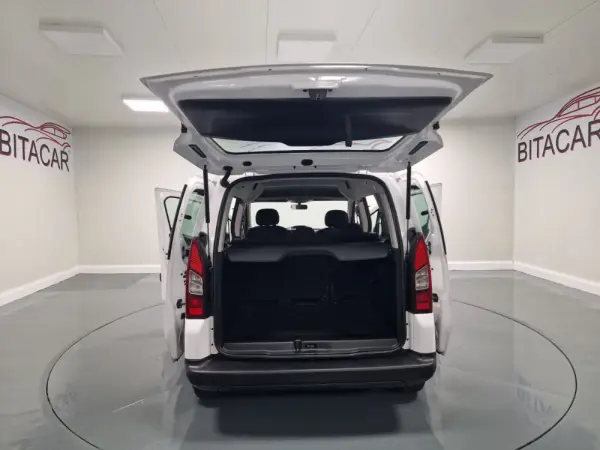 Citroën Berlingo 1.6 BLUEHDI 5 LUGARES 26