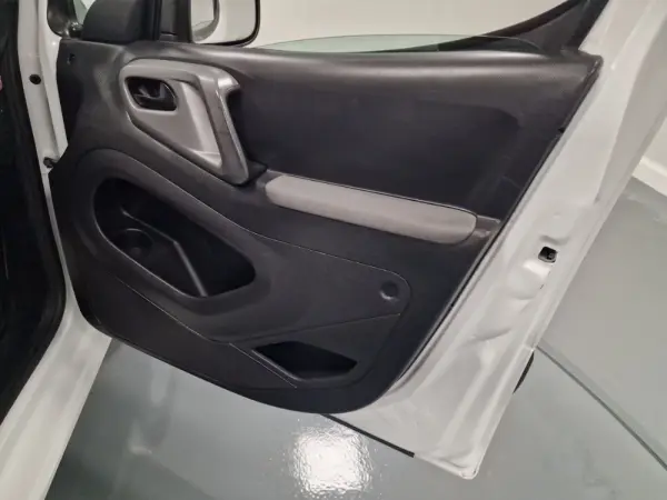 Citroën Berlingo 1.6 BLUEHDI 5 LUGARES 39