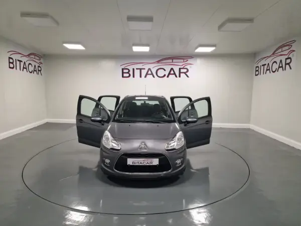Citroën C3 1.4 HDI TETO PANORÂMICO 23