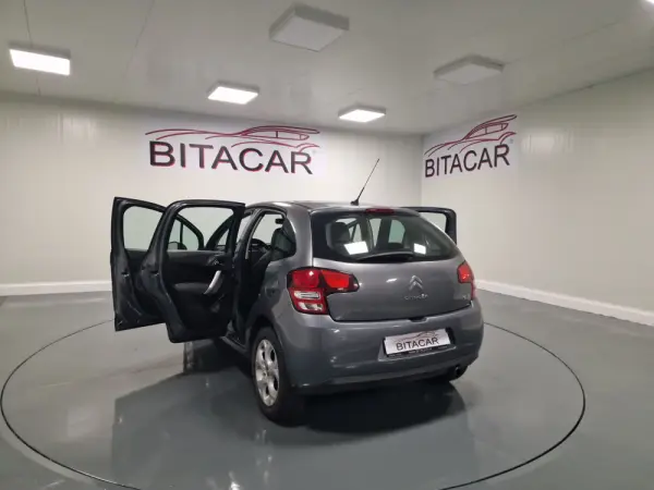 Citroën C3 1.4 HDI TETO PANORÂMICO 26