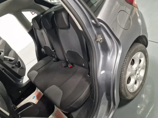 Citroën C3 1.4 HDI TETO PANORÂMICO 36