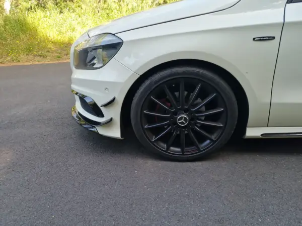Mercedes-Benz A 180 d AMG Line 9