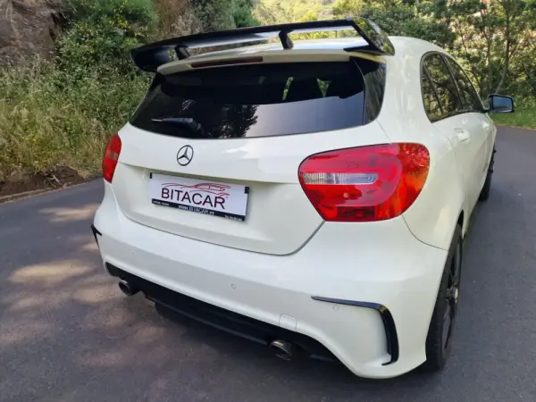 Mercedes-Benz A 180 d AMG Line 33