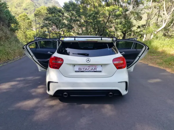 Mercedes-Benz A 180 d AMG Line 37