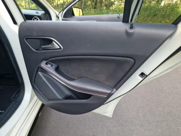 Mercedes-Benz A 180 d AMG Line 53