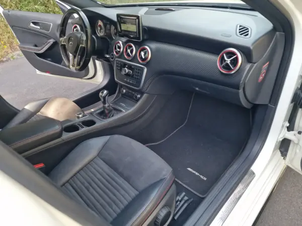 Mercedes-Benz A 180 d AMG Line 60