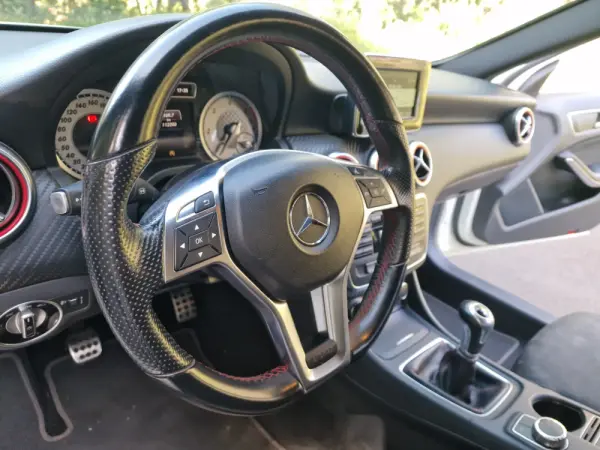 Mercedes-Benz A 180 d AMG Line 71