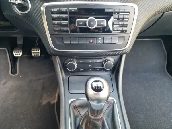 Mercedes-Benz A 180 d AMG Line 84