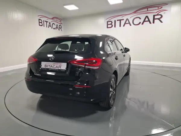 Mercedes-Benz A 250 E STYLE PLUS Hibrido Plug-In 38