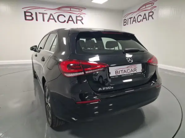 Mercedes-Benz A 250 E STYLE PLUS Hibrido Plug-In 44