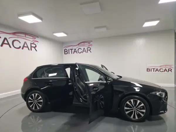 Mercedes-Benz A 250 E STYLE PLUS Hibrido Plug-In 53