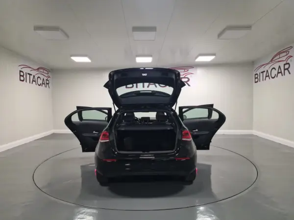 Mercedes-Benz A 250 E STYLE PLUS Hibrido Plug-In 65