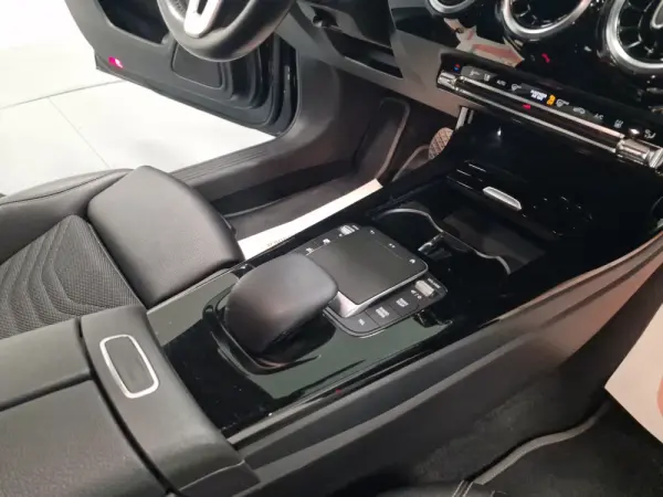 Mercedes-Benz A 250 E STYLE PLUS Hibrido Plug-In 102