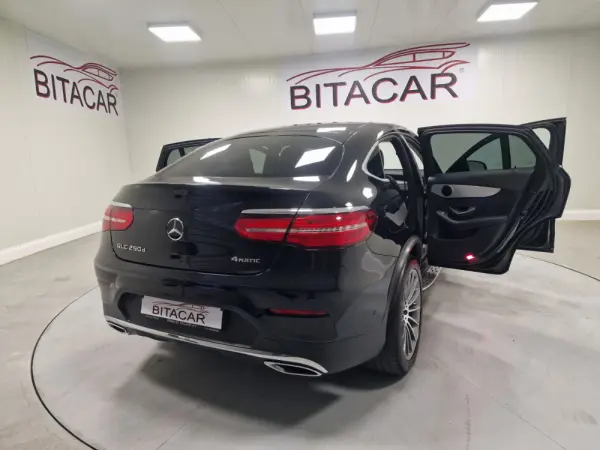 Mercedes-Benz GLC 250 COUPE AMG LINE 4-MATIC AUT. 40