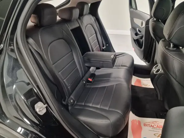 Mercedes-Benz GLC 250 COUPE AMG LINE 4-MATIC AUT. 53