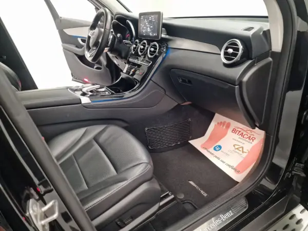 Mercedes-Benz GLC 250 COUPE AMG LINE 4-MATIC AUT. 63