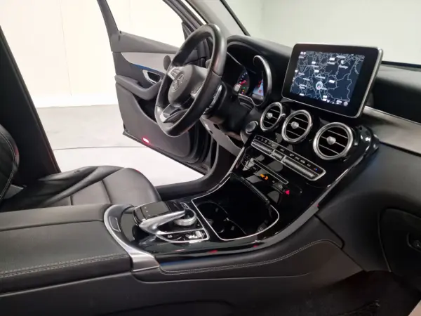 Mercedes-Benz GLC 250 COUPE AMG LINE 4-MATIC AUT. 65