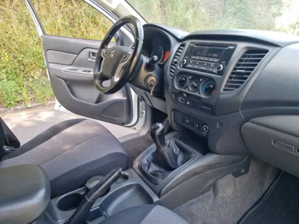Mitsubishi L200 2.3 DI-D CD Invite 2WD 43