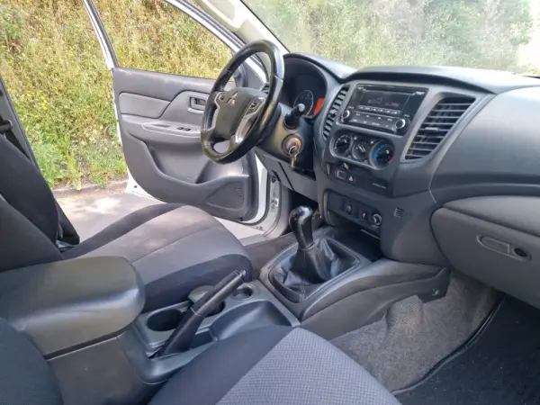 Mitsubishi L200 2.3 DI-D CD Invite 2WD 44
