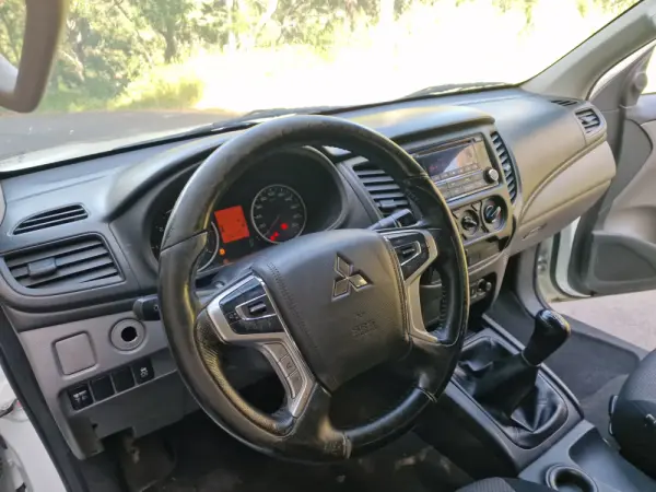 Mitsubishi L200 2.3 DI-D CD Invite 2WD 51