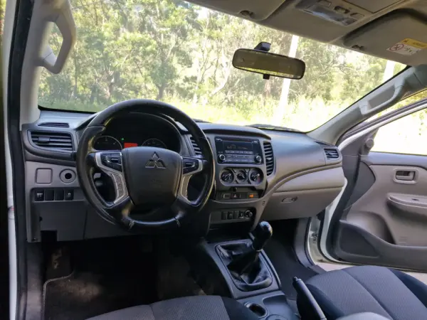 Mitsubishi L200 2.3 DI-D CD Invite 2WD 68