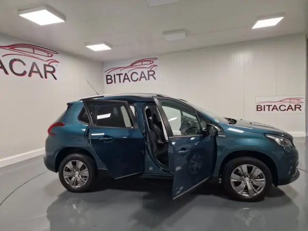 Peugeot 2008 1.2 PureTech Style 14