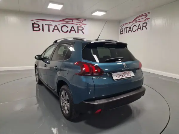 Peugeot 2008 1.2 PureTech Style 19