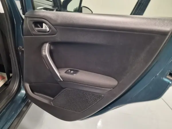 Peugeot 2008 1.2 PureTech Style 46